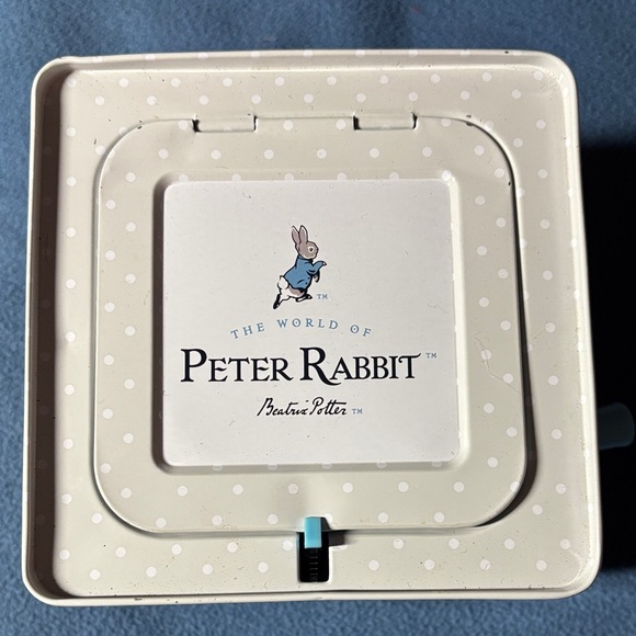 Peter Rabbit Musical Tin Box - Picture 9 of 10